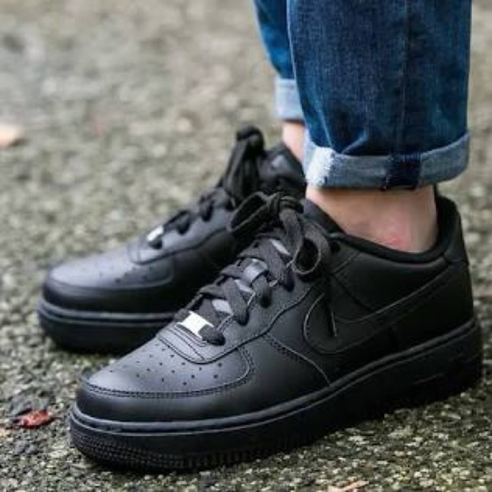 Air Force 1s LE
